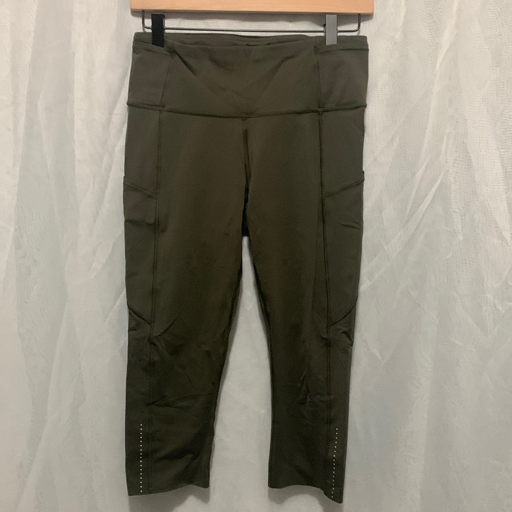 Great condition Lululemon Capri Leggings